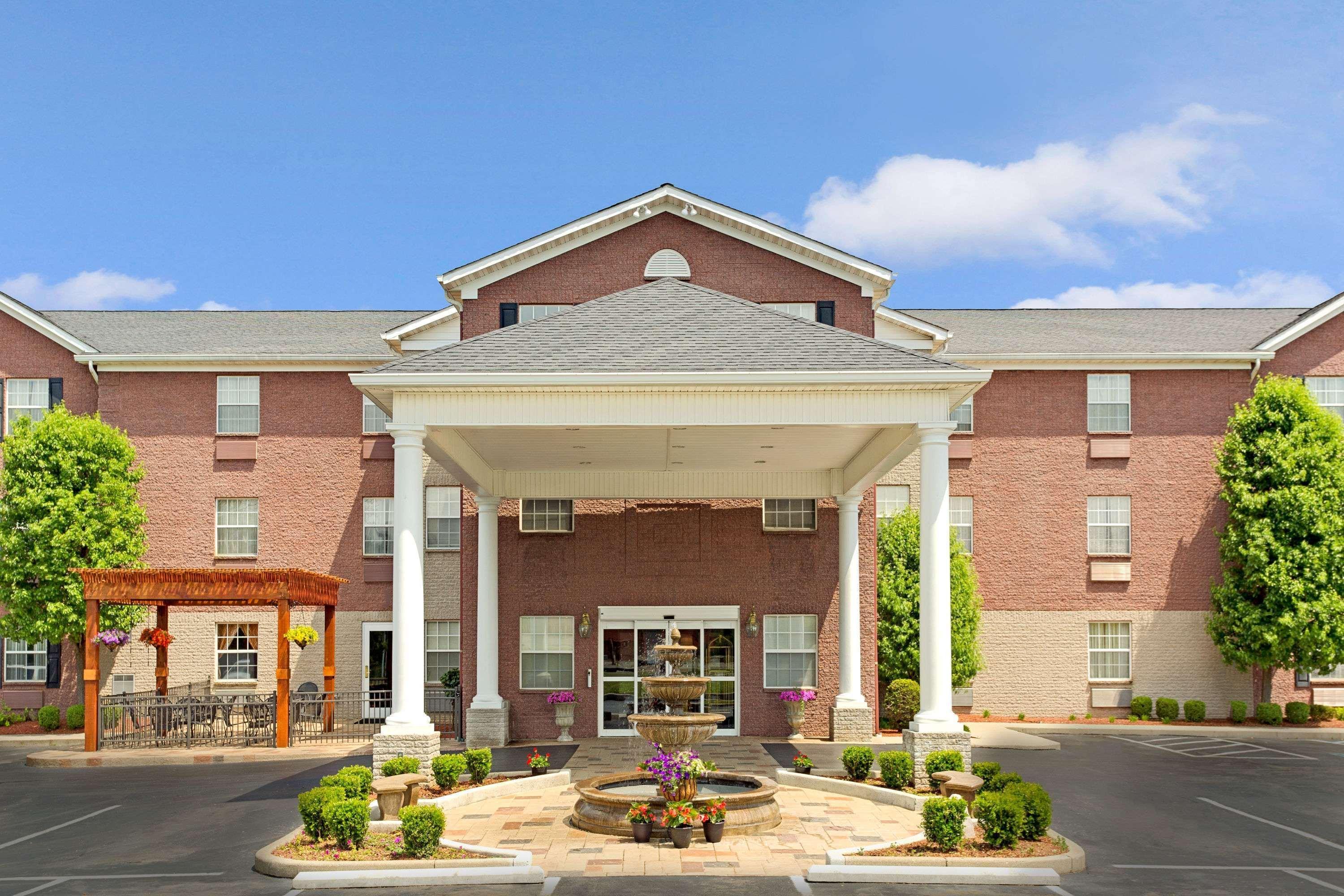 Hawthorn Suites By Wyndham Cincinnati/Sharonville Exterior photo